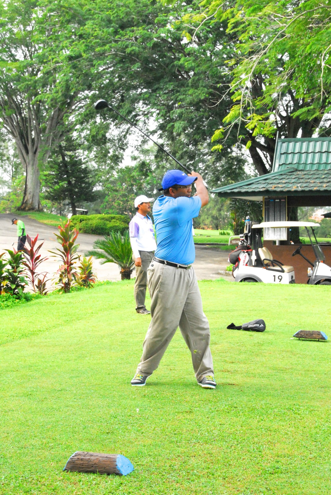 PRO15 157 GOLF DSC 0305.JPG